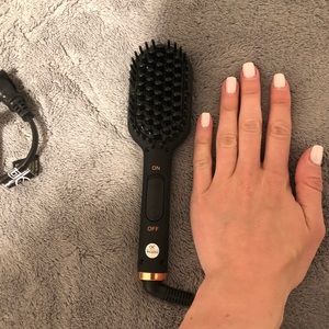Amika hot brush